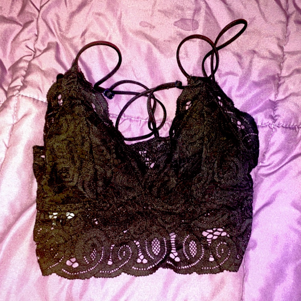 black lace bralette, xs, crosses in the back